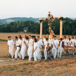 100th action "6-day-play" 1998 | Procession in the surrounding fields | Photo: Archiv Cibulka-Frey